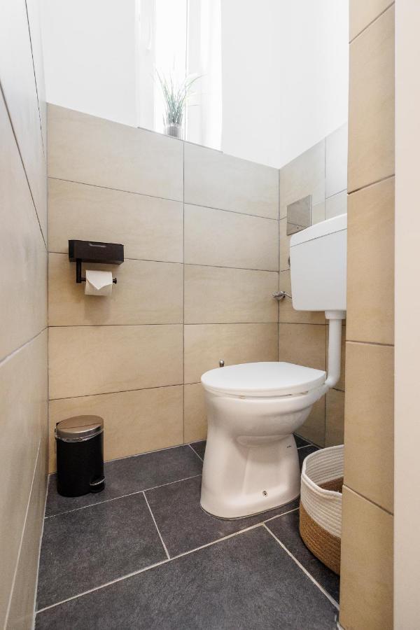 Einzigartiges Apar. Prater/Messe Apartment Wina Bagian luar foto